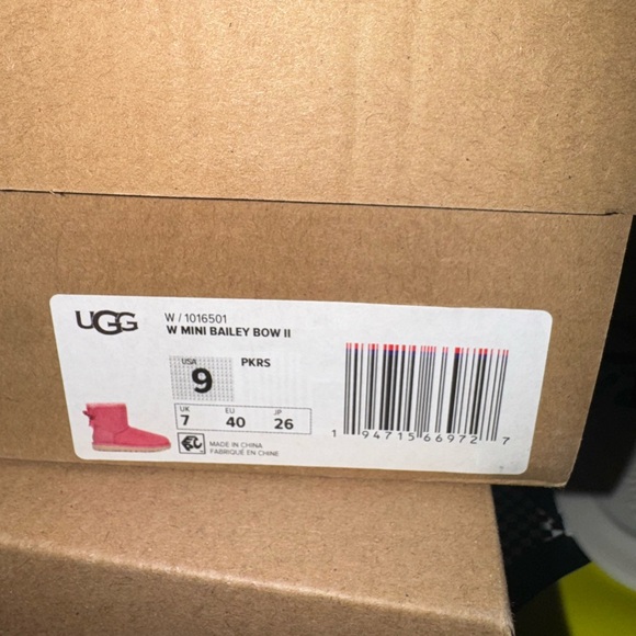UGG Women's Pink Boots - Picture 4 of 4